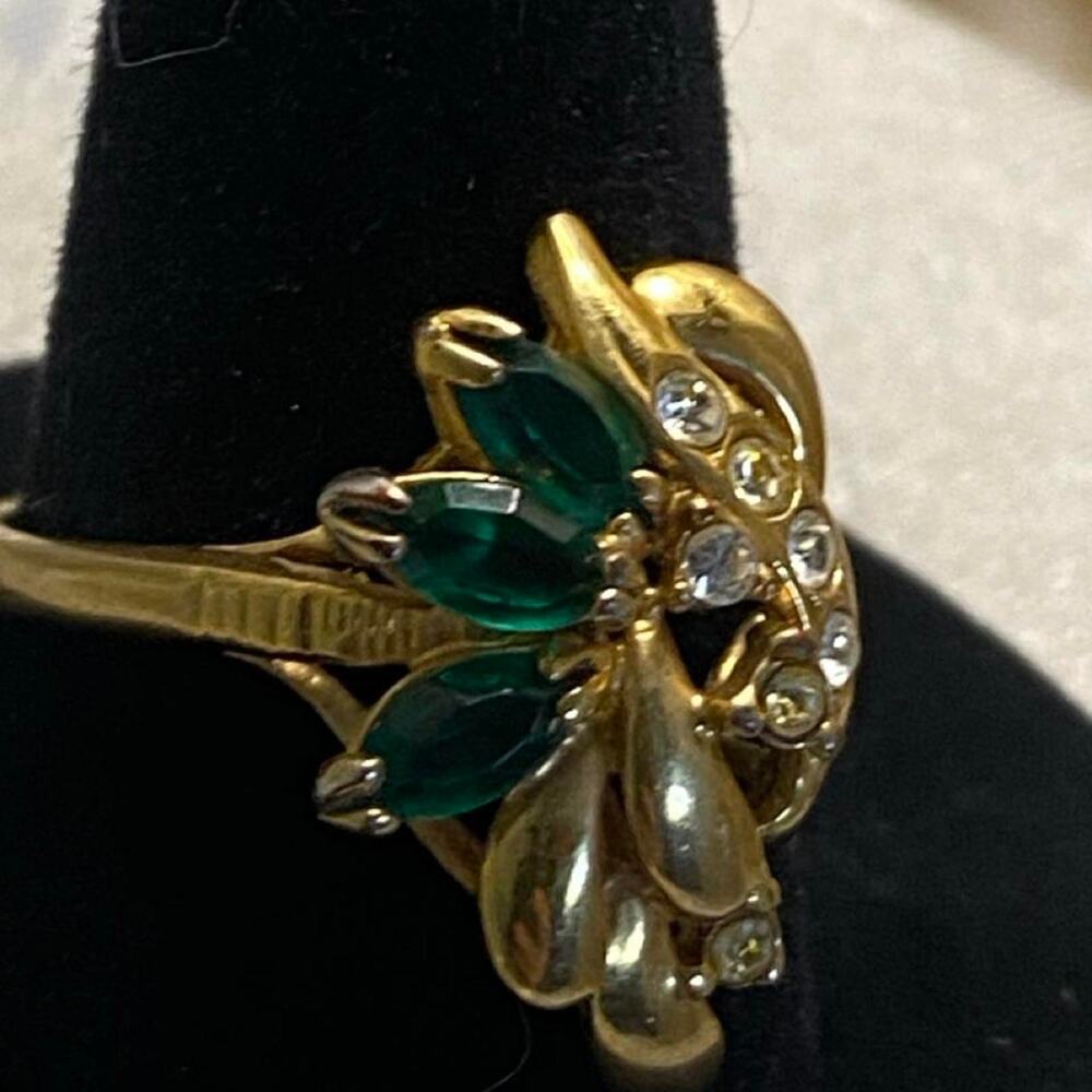 Vintage SETA Palm Beach Jewelry Emerald Green Marquise Crystal Floral Leaf Ring